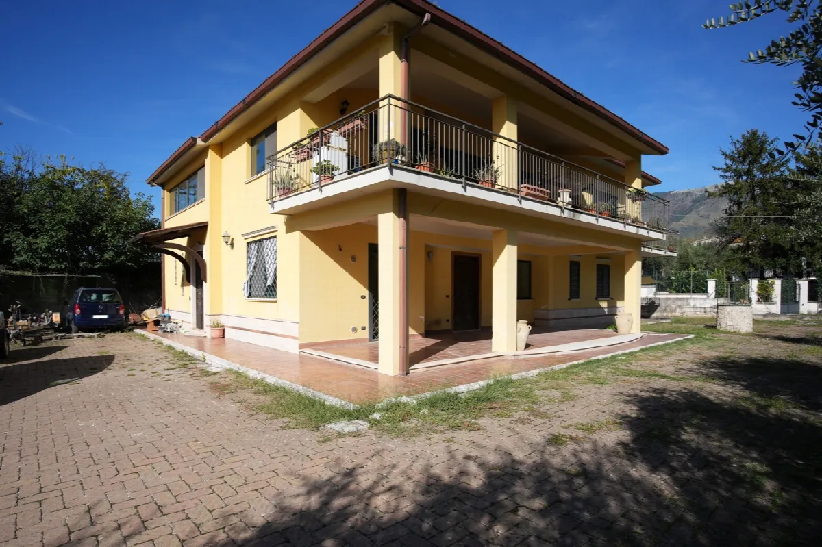 Casa indipendente in vendita a Cervaro - foto 1