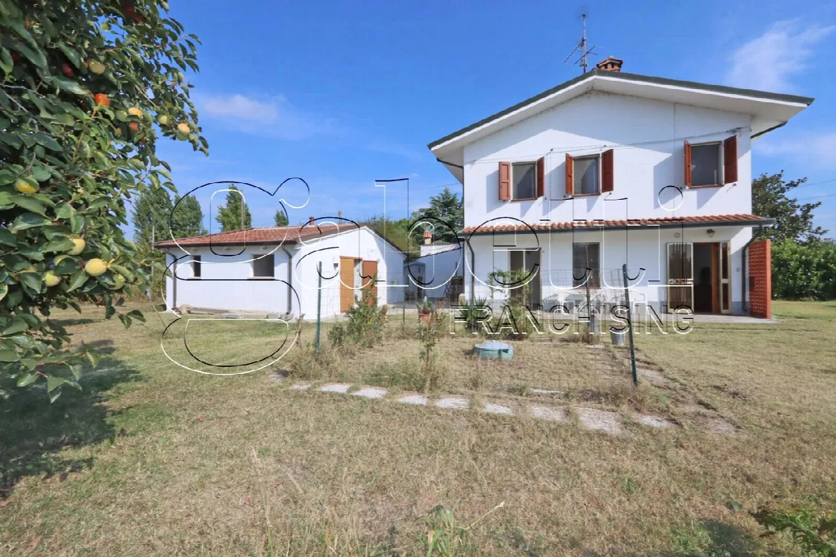 Casa indipendente in vendita a Ferrara - foto 1