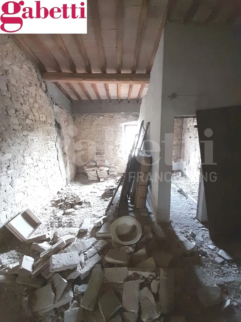 Casa indipendente in vendita a Poggibonsi - foto 2