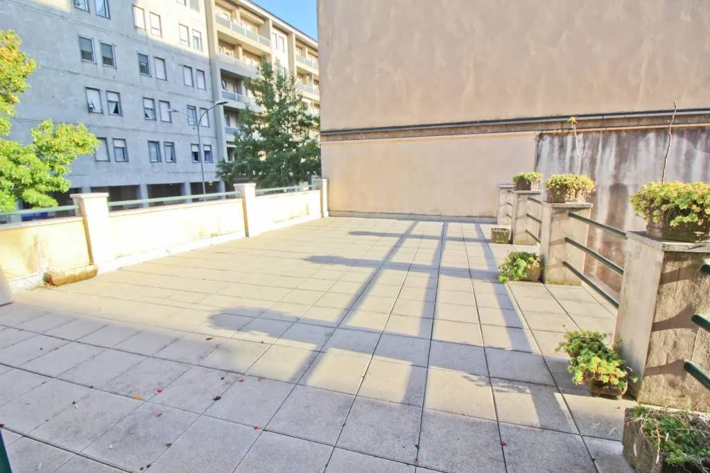 Appartamento in vendita a Lecco - Centro, Lungolago - foto 2
