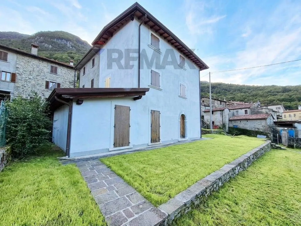 Casa Semindipendente in vendita a Seravezza, Azzano - foto 1
