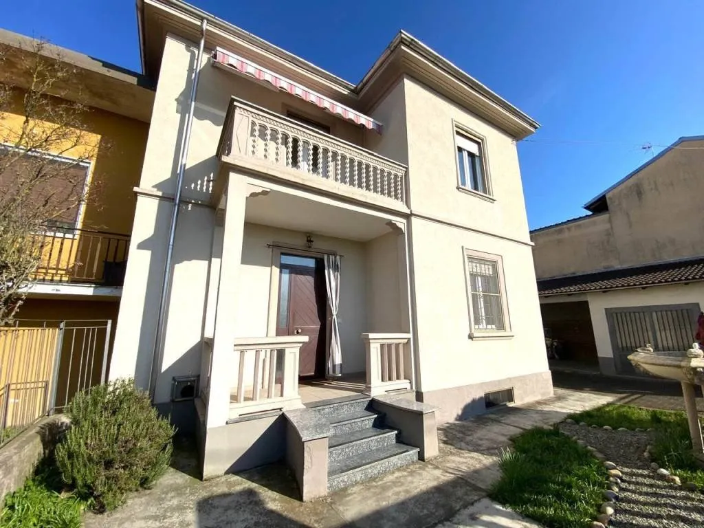 Villa in vendita a Trino - Centro - foto 1