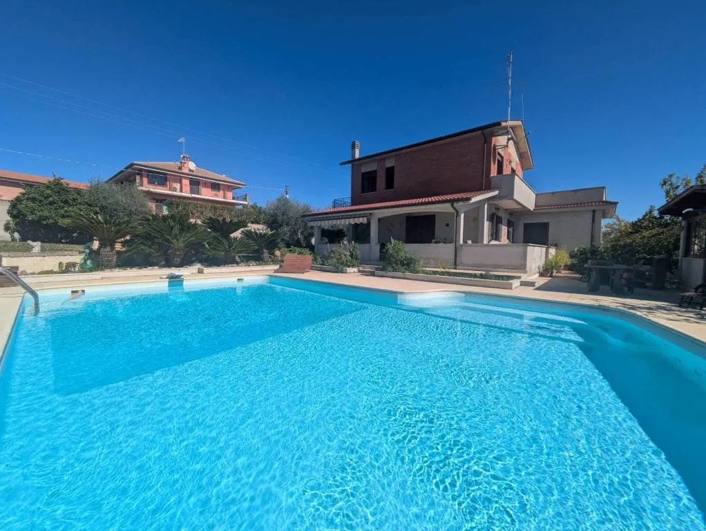 Villa in vendita a Genzano di Roma - Colli di Cicerone, Landi - foto 1