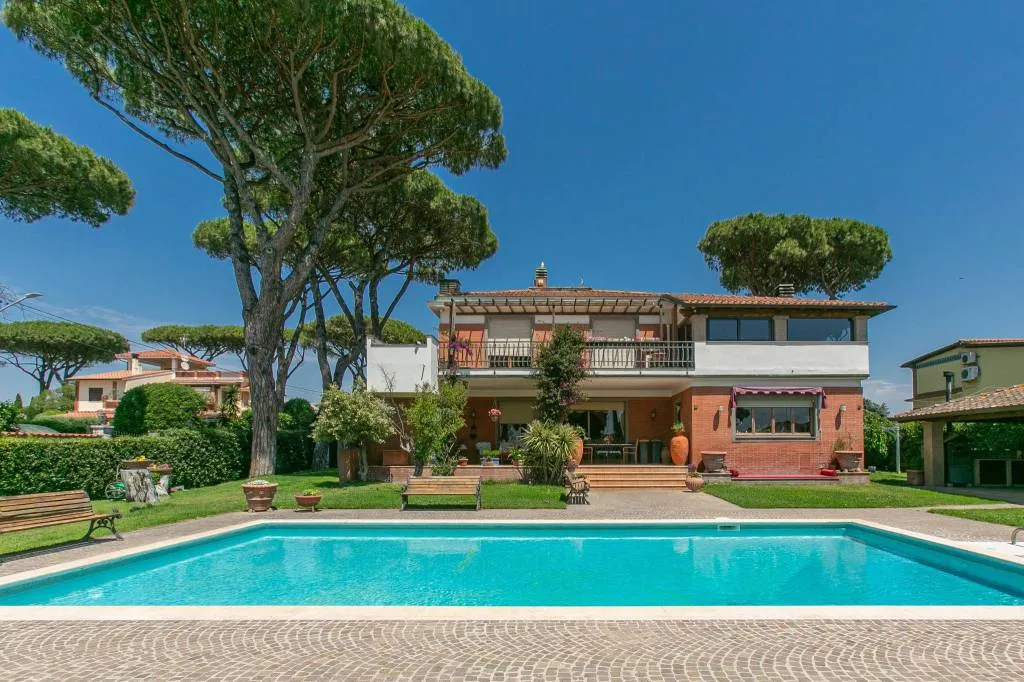 Villa in vendita a Anzio - Lido dei Pini, Spadellata, Cinque Miglia - foto 1