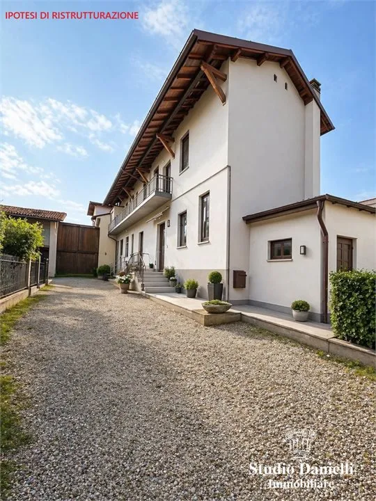 Casa indipendente in vendita a Carate Brianza - foto 1