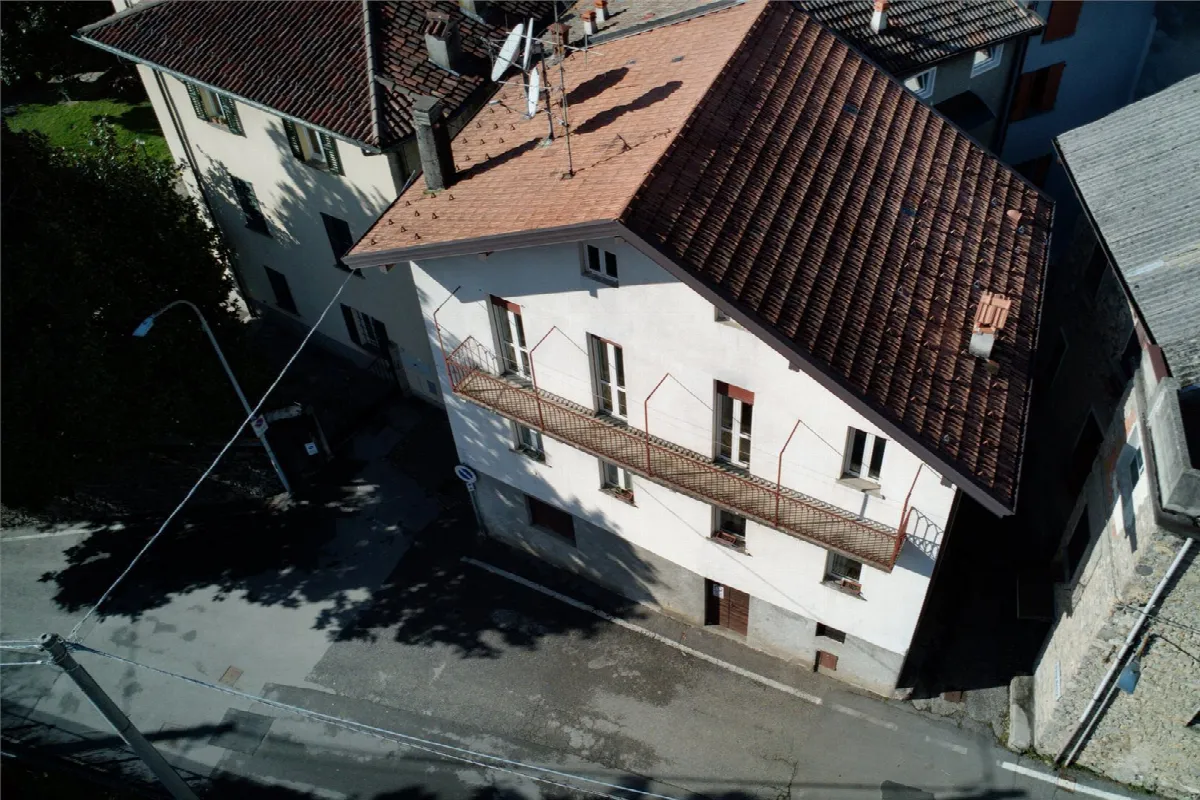 Casa indipendente in vendita a Mandello del Lario - foto 1