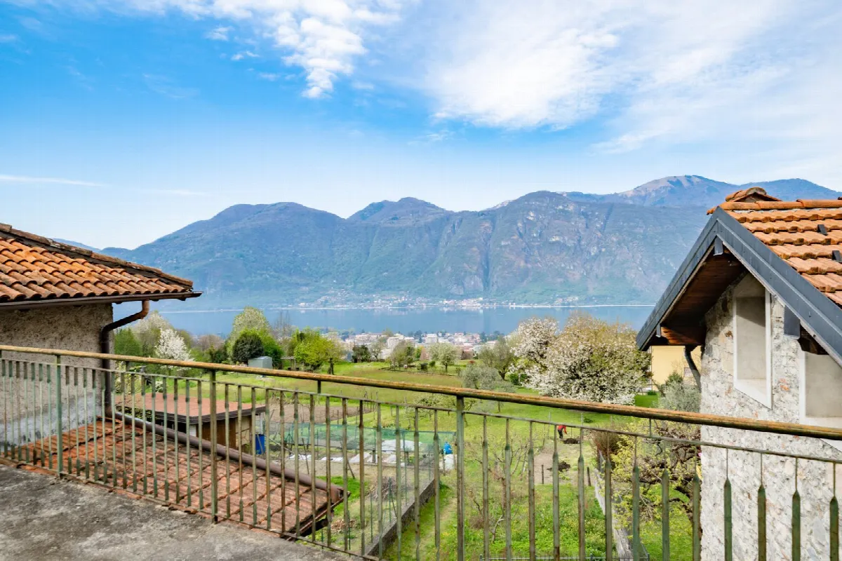 Casa indipendente in vendita a Mandello del Lario - foto 2