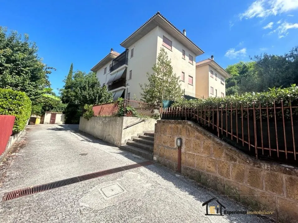 Appartamento in vendita a Montopoli di Sabina - foto 1