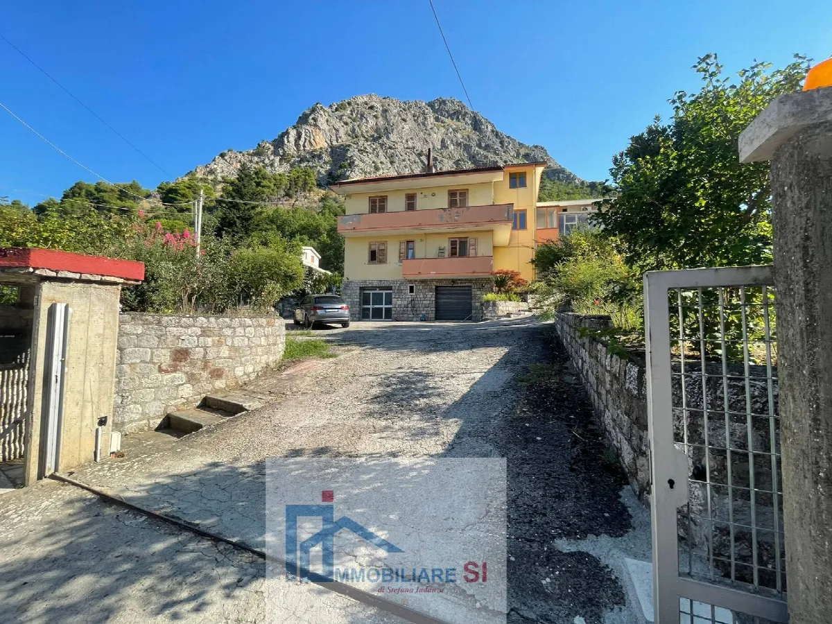 SEMINDIPENDENTE in vendita a Foglianise, Palazzo - foto 1