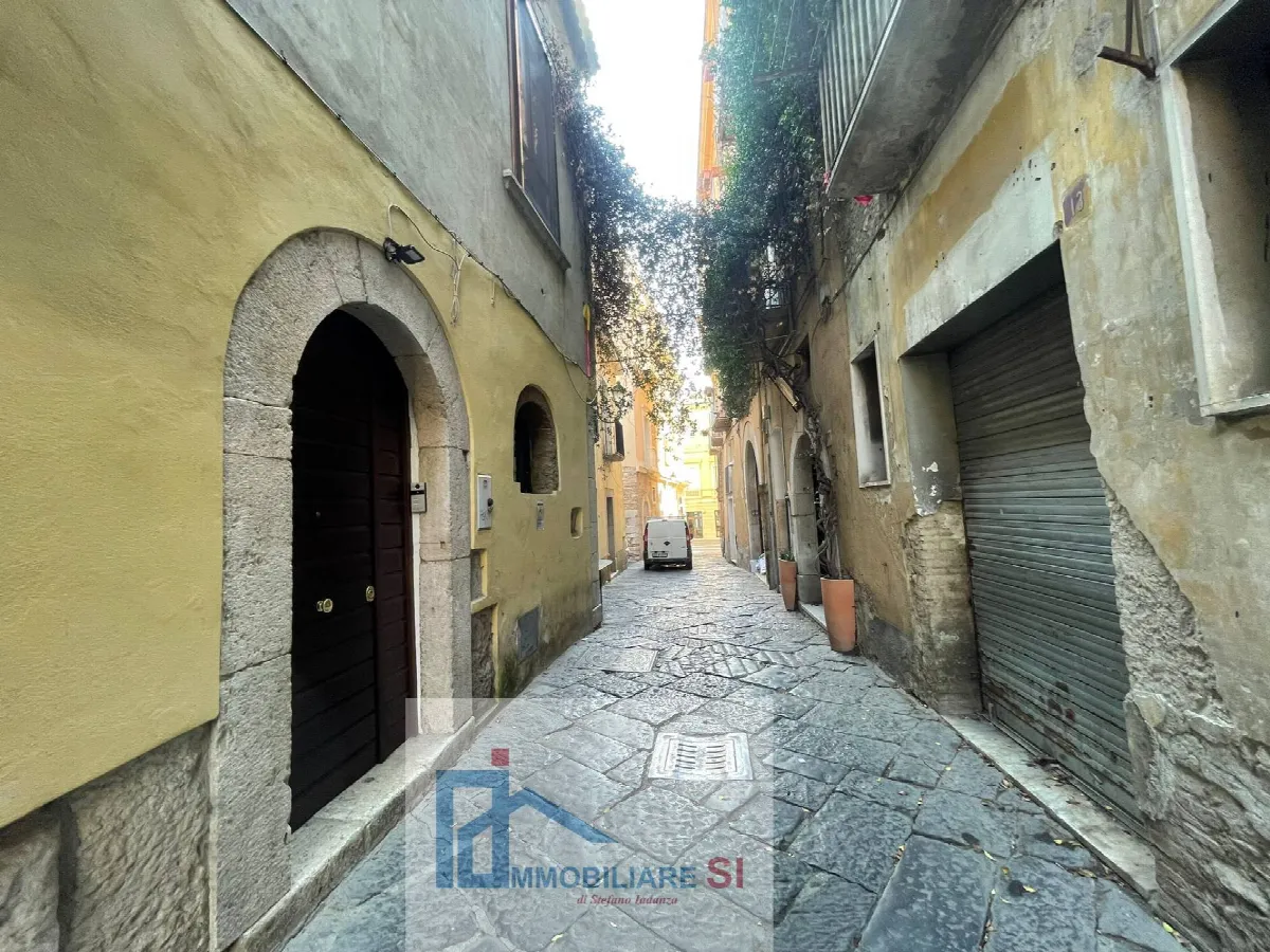 Intero Fabbricato in vendita a Benevento, Centro Storico - foto 1