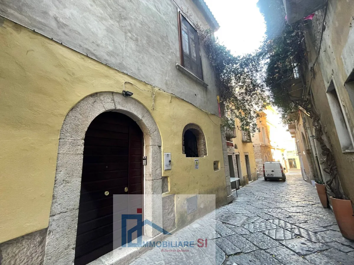 Intero Fabbricato in vendita a Benevento, Centro Storico - foto 2
