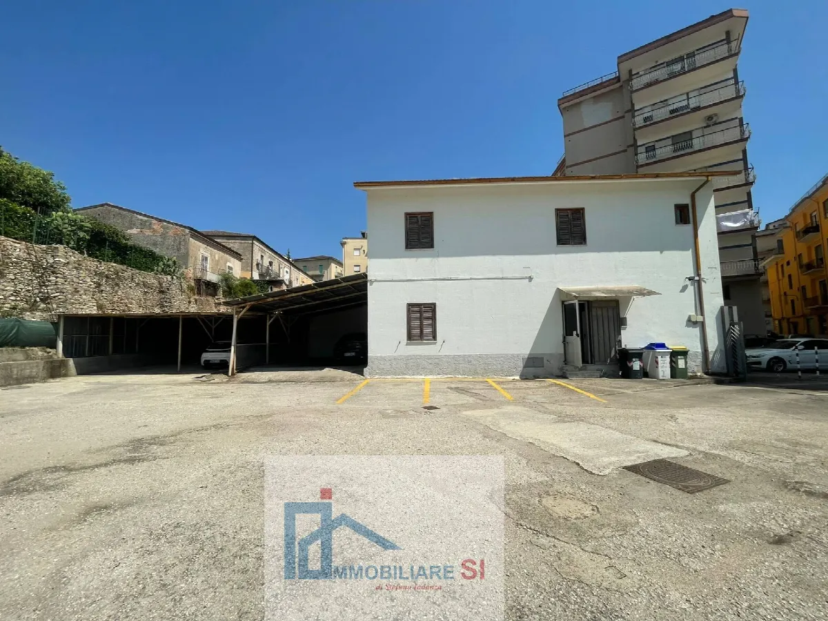 Intero Fabbricato in vendita a Benevento, Centro Storico - foto 1