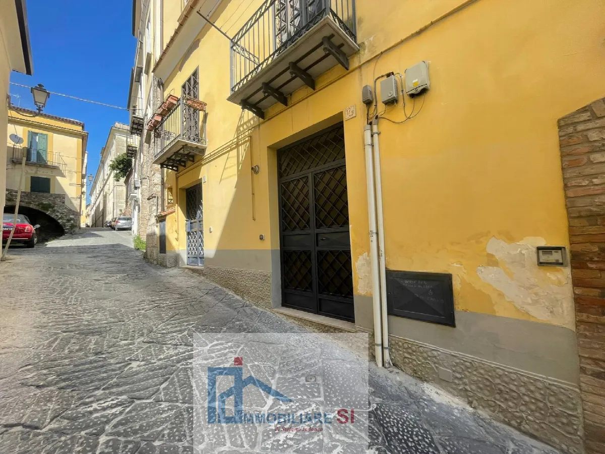 Appartamento in vendita a Benevento, Centro Storico - foto 2
