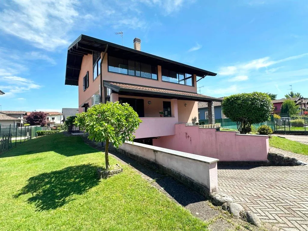 Villa in vendita a Borgo Ticino - foto 1
