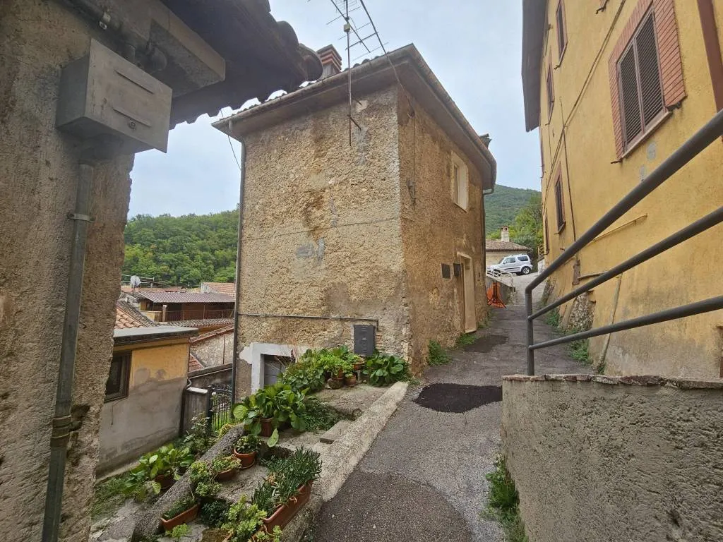 Casa indipendente in vendita a Rieti - foto 2