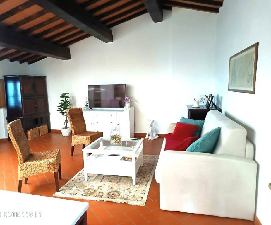 Casa indipendente in vendita a Carmignano - Centro - foto 1