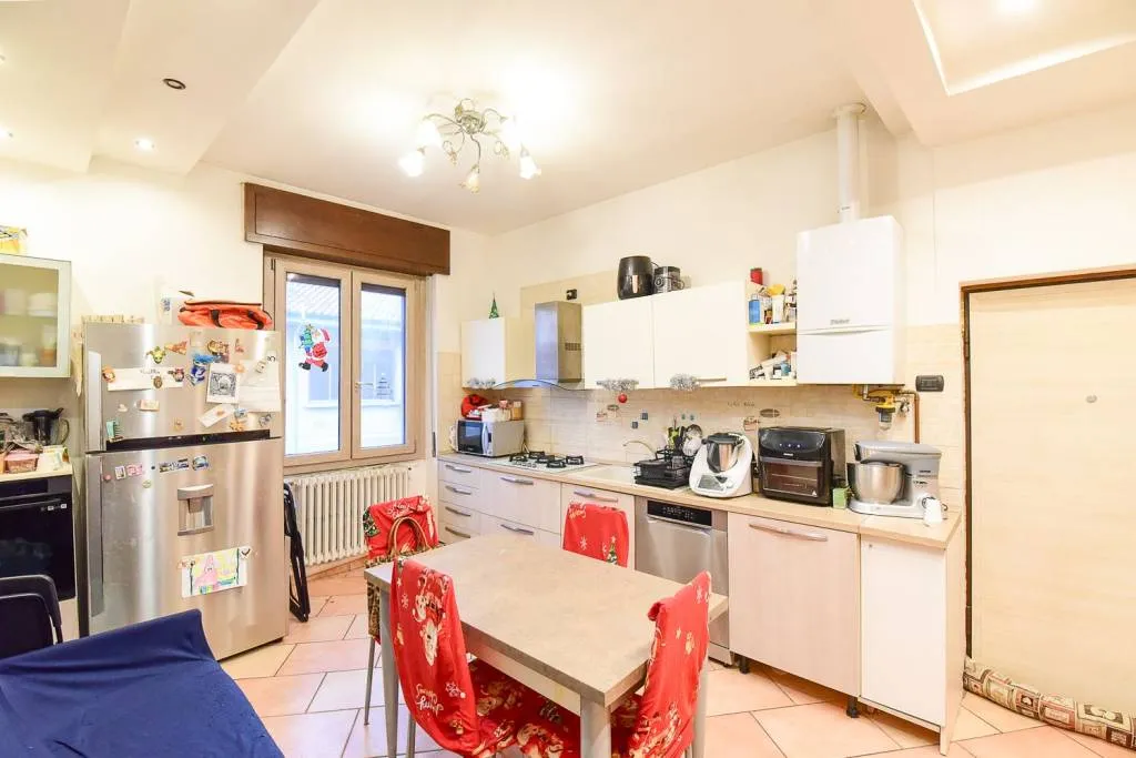 Appartamento in vendita a Carate Brianza - Centro - foto 2