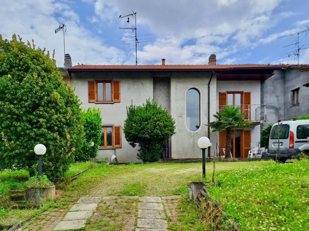 Villetta a schiera in vendita a Castelletto sopra Ticino - Centro - foto 1