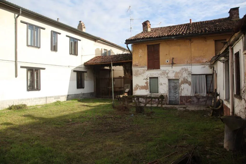 Casa indipendente in vendita a Rosate - Centro - foto 1