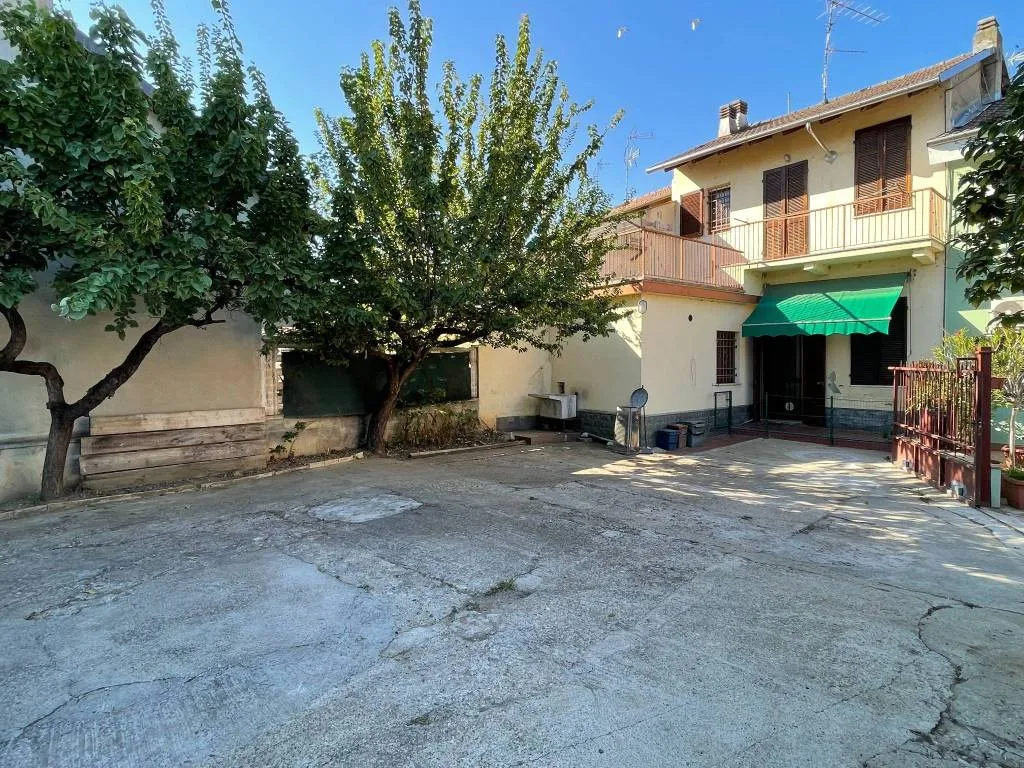 Villetta a schiera in vendita a Vercelli - Cappuccini - foto 1