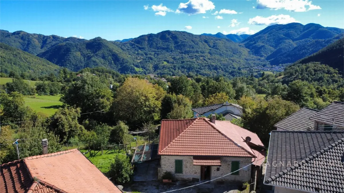 Casa indipendente in vendita a Zeri - foto 1