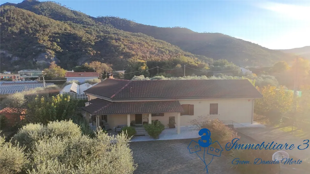 Villa in vendita a Albenga - foto 1