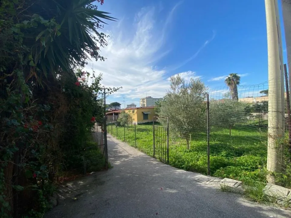 Casa indipendente in vendita a Torre Annunziata - foto 1