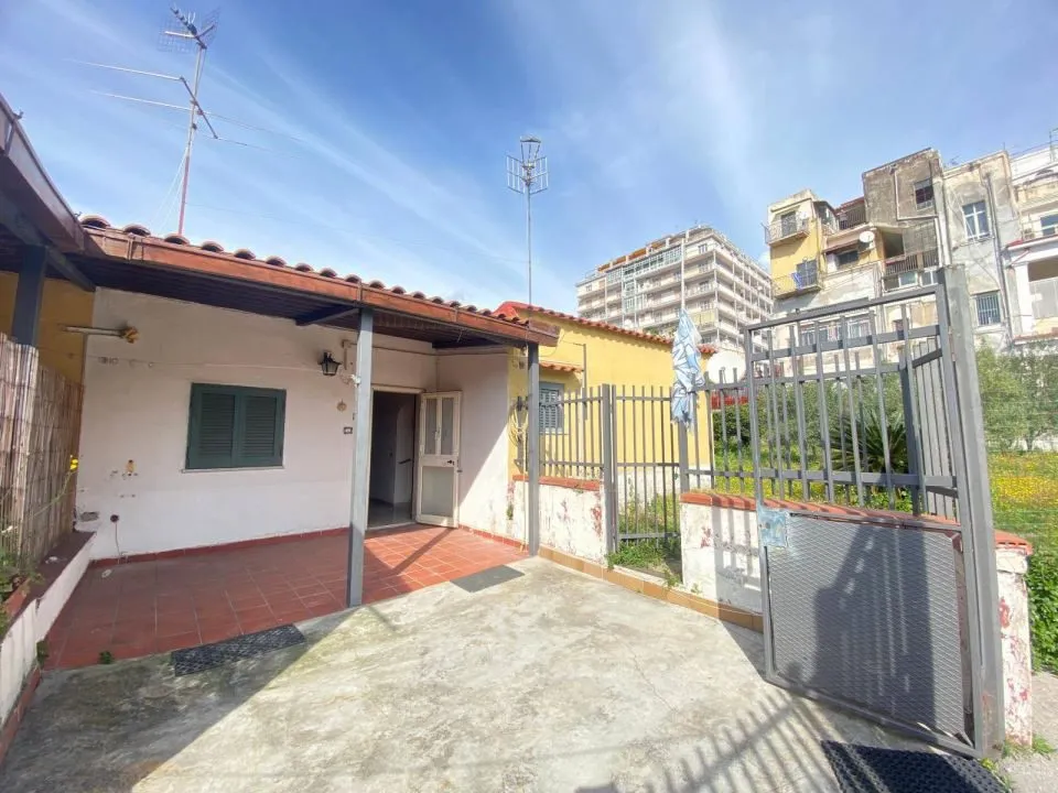 Casa indipendente in vendita a Torre Annunziata - foto 6