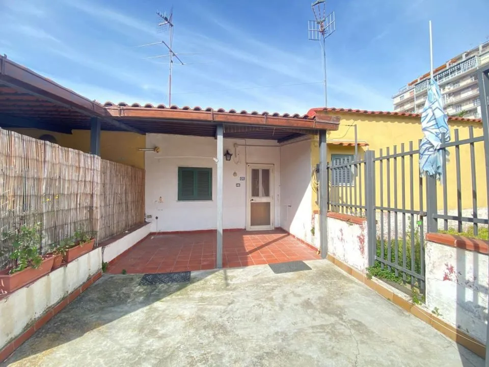 Casa indipendente in vendita a Torre Annunziata - foto 7