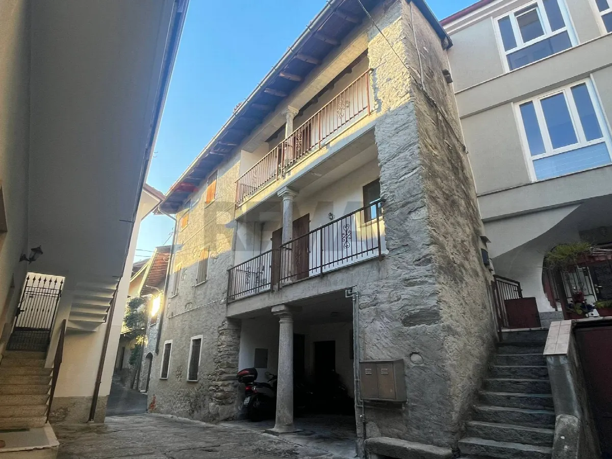 Porzione di casa in vendita a Duno - foto 2