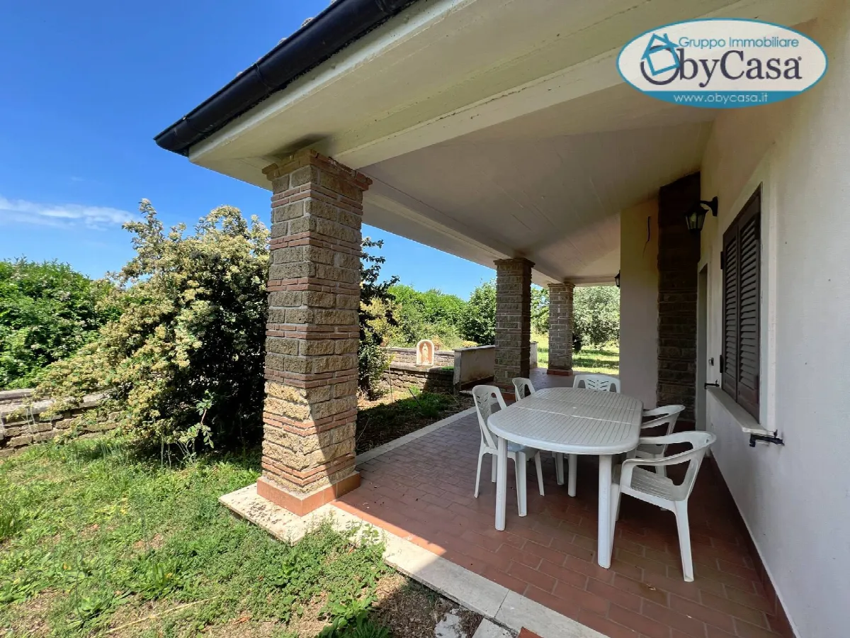 Villa Trifamiliare in vendita a Oriolo Romano - foto 1