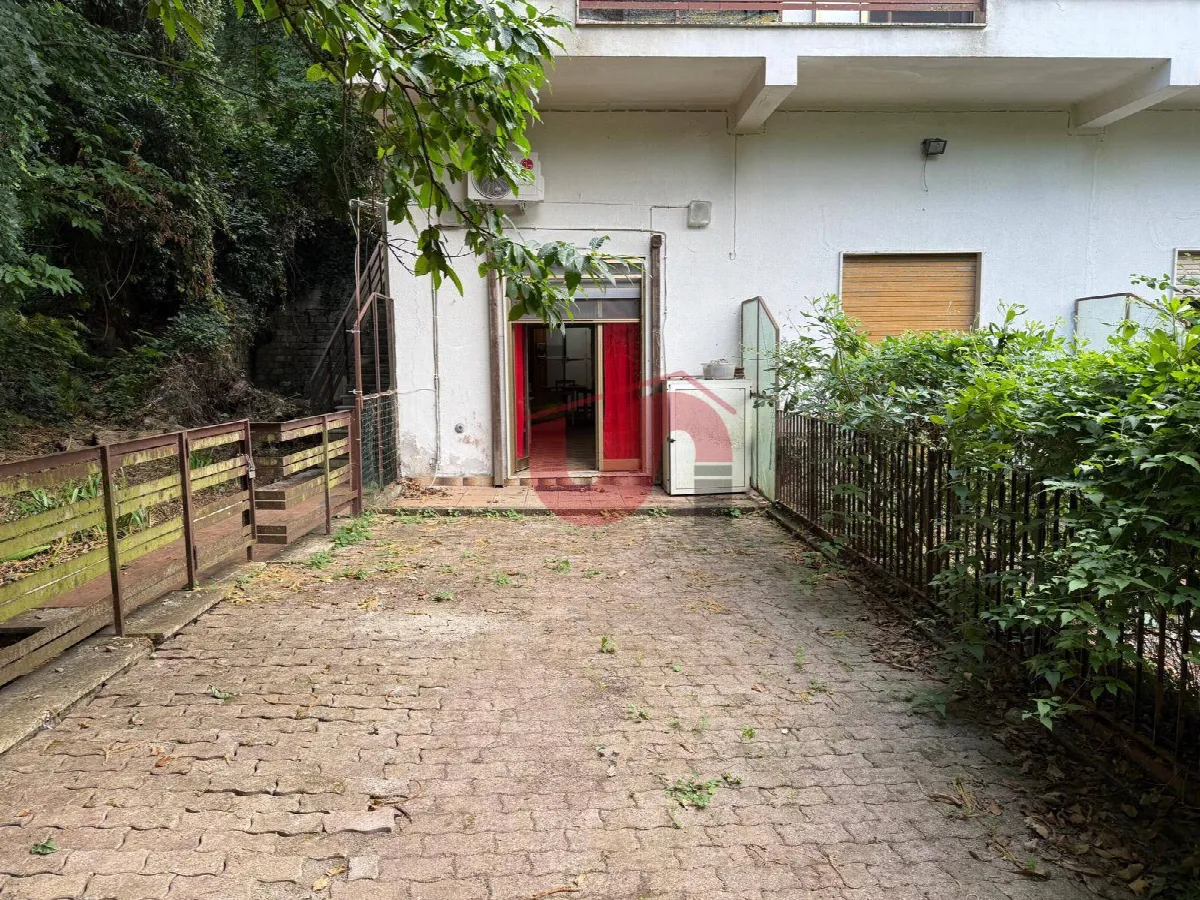MONOLOCALE in vendita a Sant'Angelo a Cupolo - foto 1